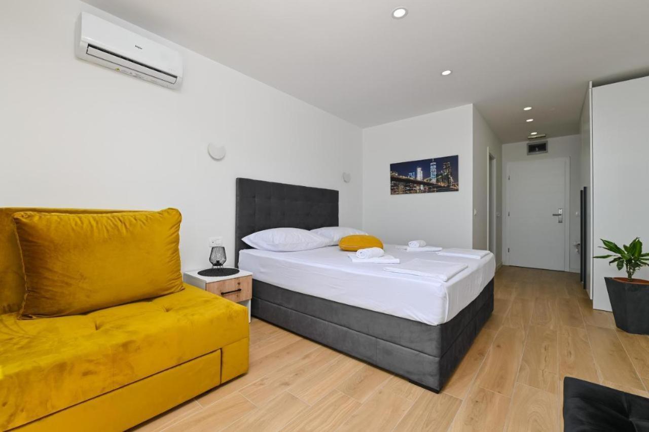 Boutique Hotel Ivy'Z Novalja Bagian luar foto