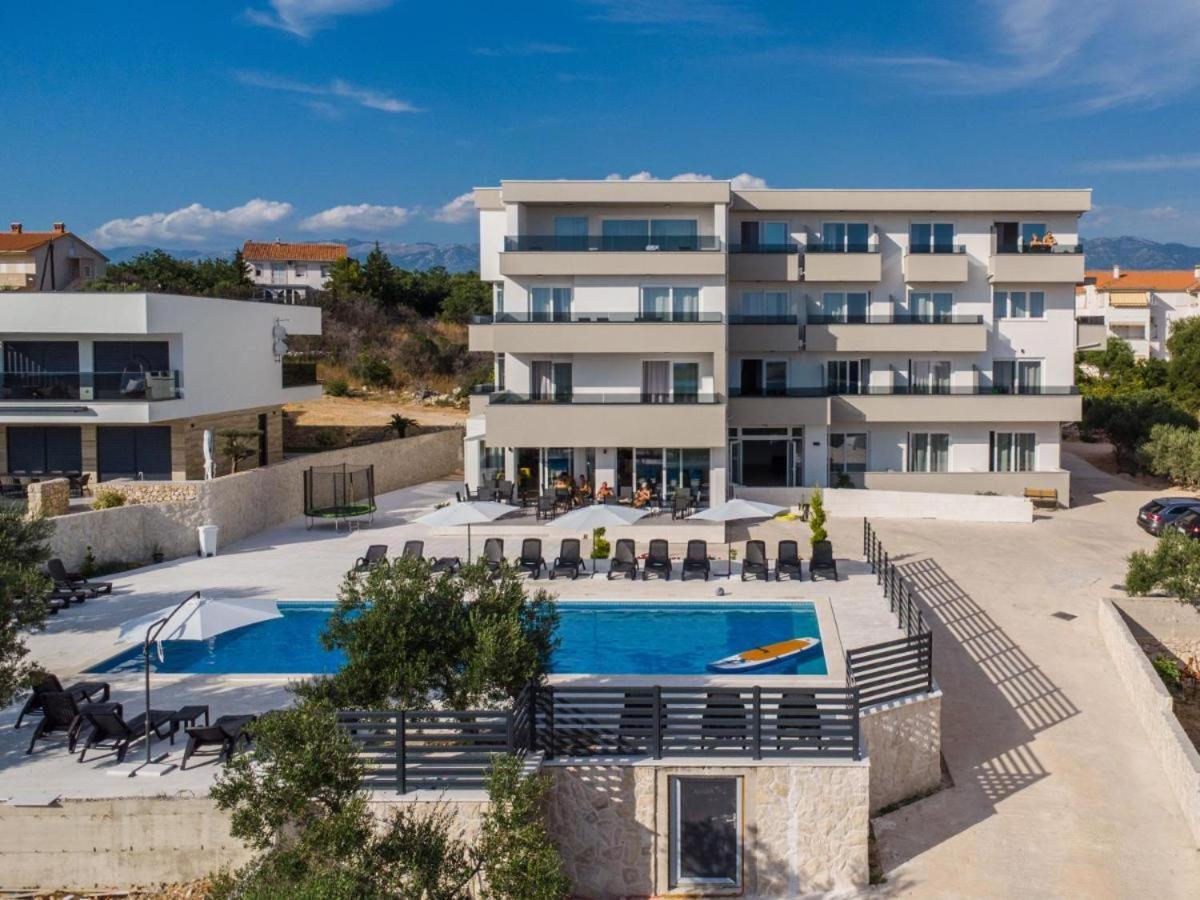Boutique Hotel Ivy'Z Novalja Bagian luar foto