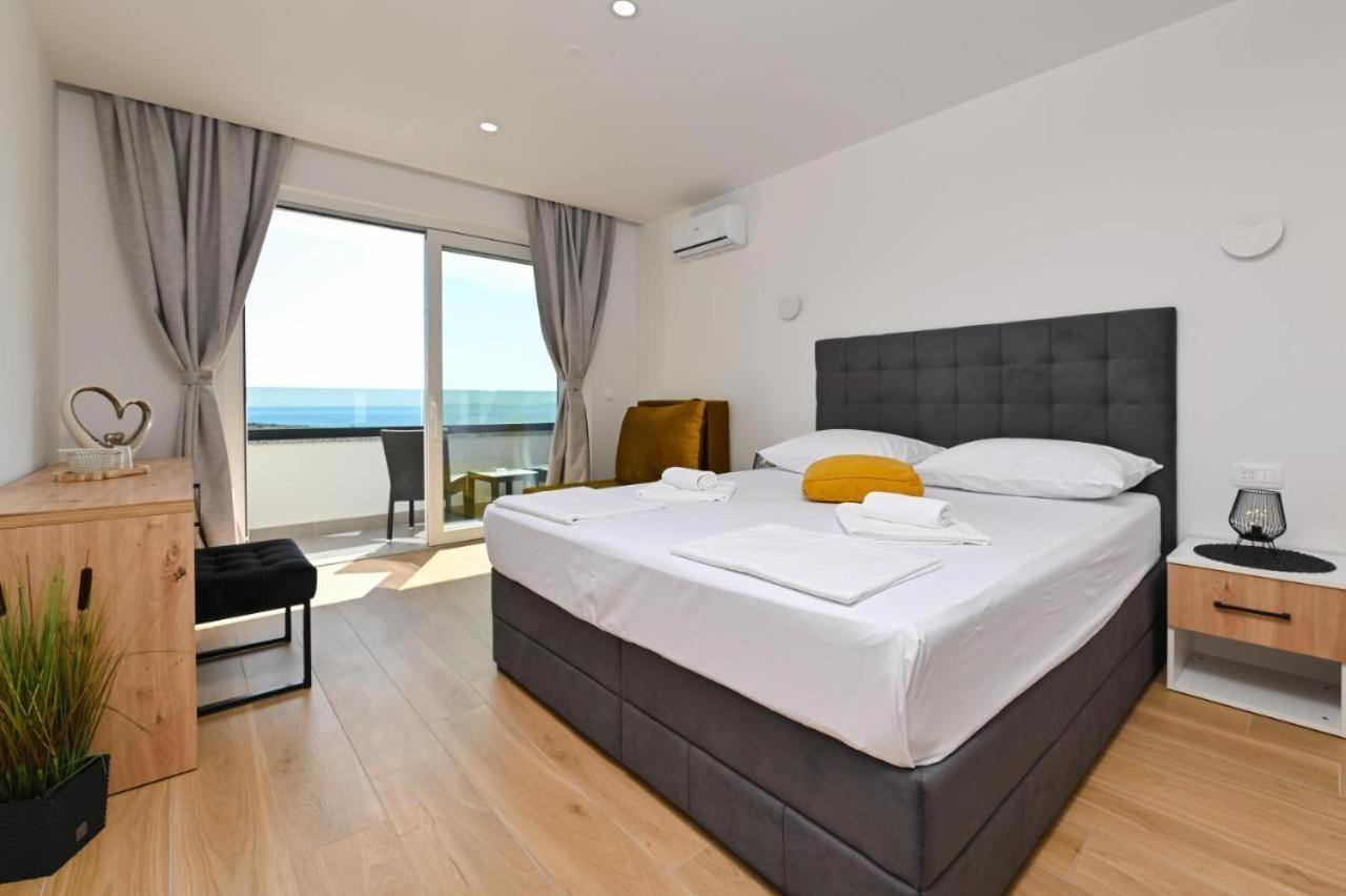 Boutique Hotel Ivy'Z Novalja Bagian luar foto