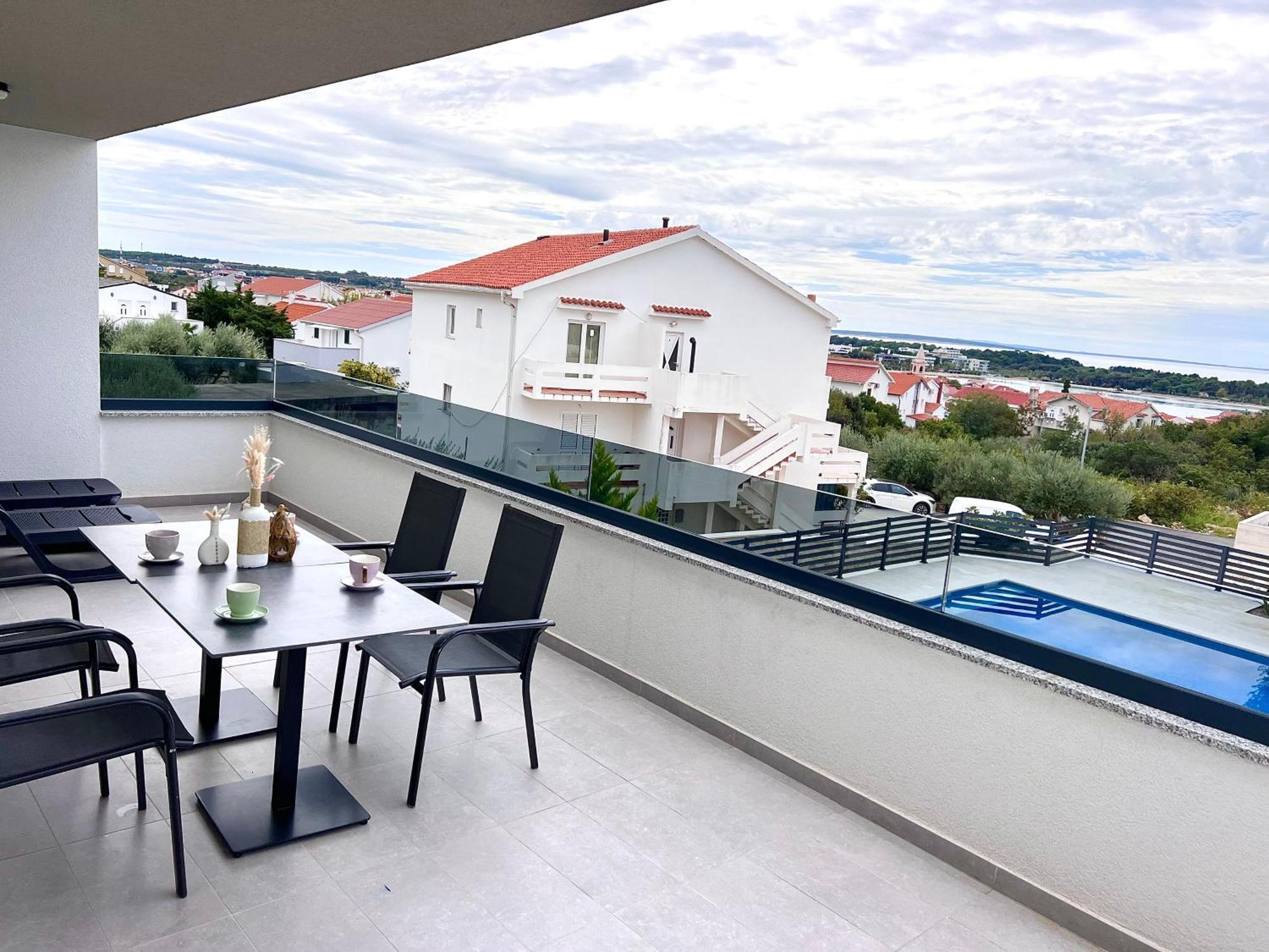 Boutique Hotel Ivy'Z Novalja Bagian luar foto