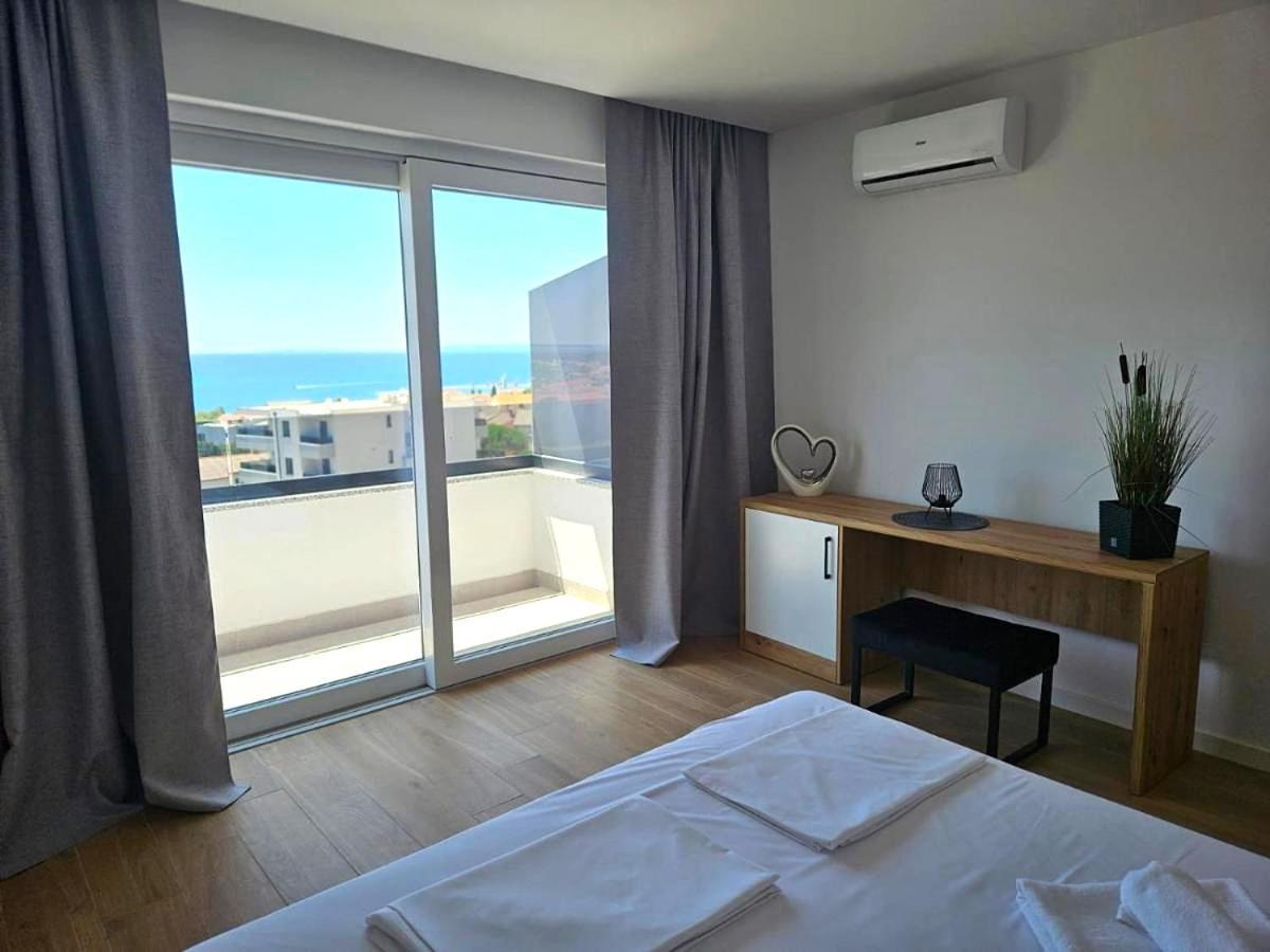 Boutique Hotel Ivy'Z Novalja Bagian luar foto