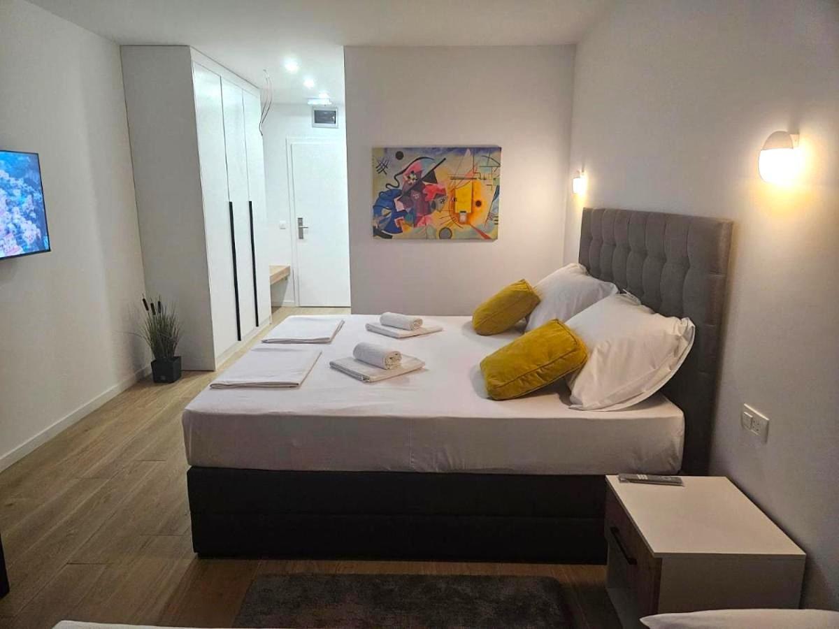 Boutique Hotel Ivy'Z Novalja Bagian luar foto