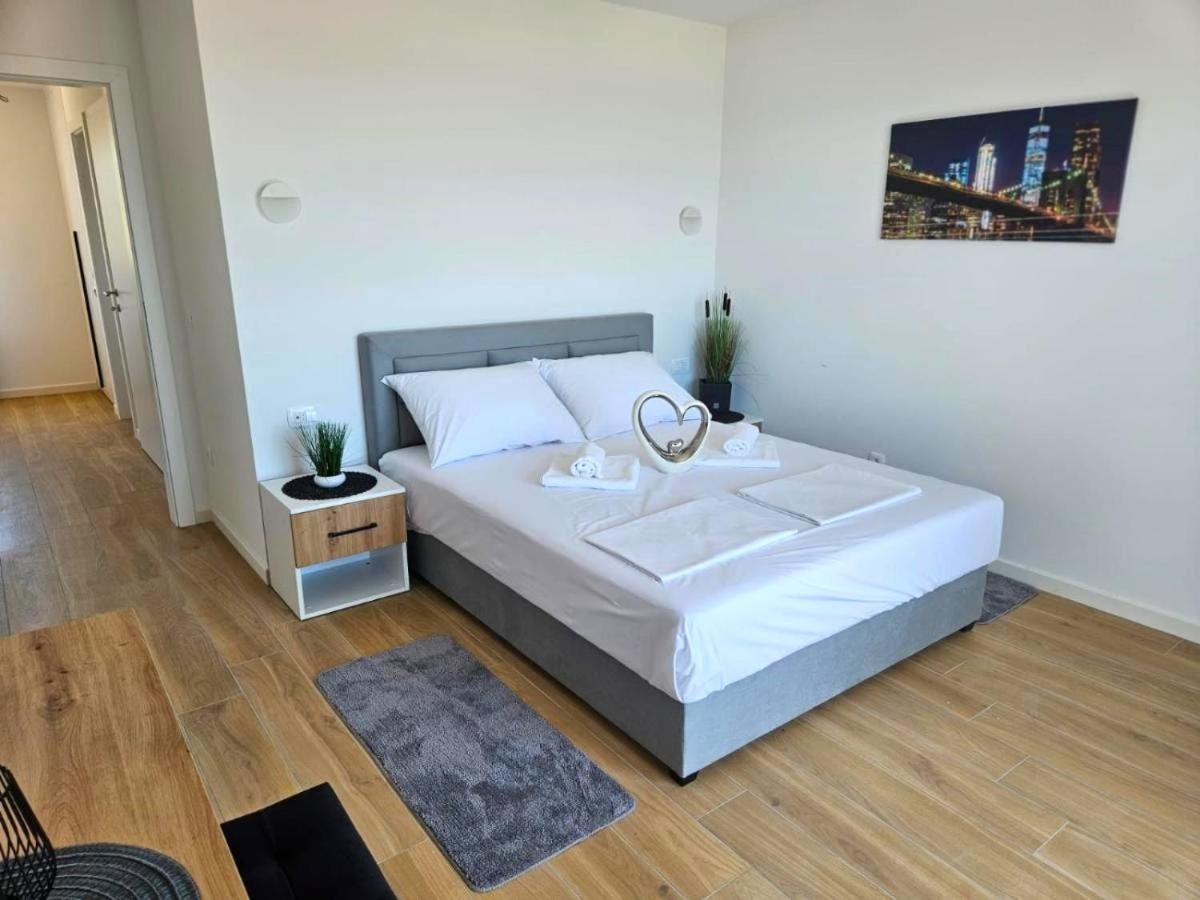 Boutique Hotel Ivy'Z Novalja Bagian luar foto